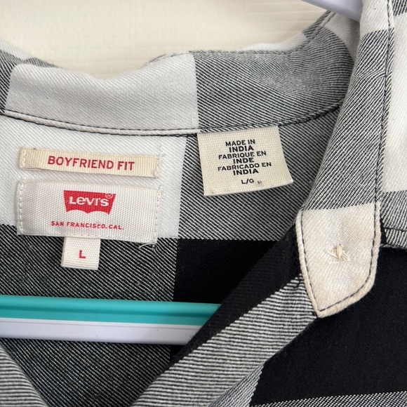 Levi’s black and white plaid long-sleeve flannel, size Large - Picture 3 of 6